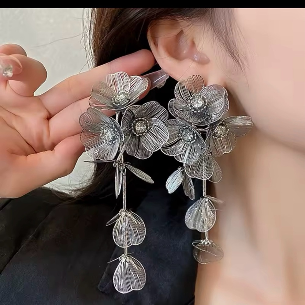 New Heavy Industry Luxury Silver Leaf Flower Tassel Earrings